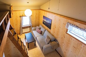 Aurora RiverCamp Glass Igloos and Cabins