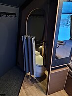 Aurora RiverCamp Glass Igloos and Cabins