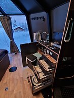 Aurora RiverCamp Glass Igloos and Cabins