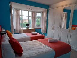 Crawley Green House - Huku Kwetu