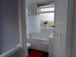Crawley Green House - Huku Kwetu