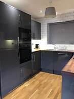 HU1 Stylish cosy central apartment  H3