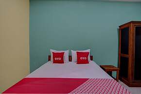 OYO 92896 Hotel Sahabat Syariah Near Plasa Telkom Bawean