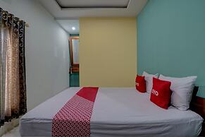 OYO 92896 Hotel Sahabat Syariah Near Plasa Telkom Bawean