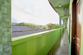 OYO 92896 Hotel Sahabat Syariah Near Plasa Telkom Bawean