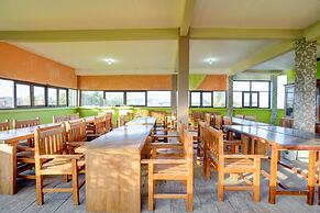 OYO 92896 Hotel Sahabat Syariah Near Plasa Telkom Bawean