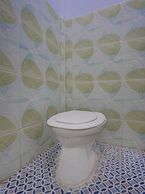 OYO 92896 Hotel Sahabat Syariah Near Plasa Telkom Bawean