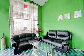 SPOT ON 92876 Homestay Kedamean