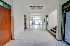 SPOT ON 92876 Homestay Kedamean