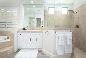 Luxurious 5BR Resort Style Home w/ Pool & Spa