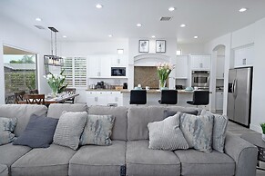 Luxurious 5BR Resort Style Home w/ Pool & Spa