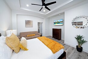 Luxurious 5BR Resort Style Home w/ Pool & Spa