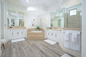 Luxurious 5BR Resort Style Home w/ Pool & Spa