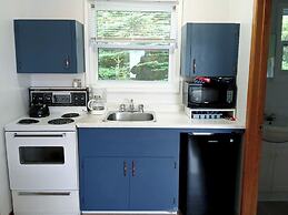 Sea Breeze Cottages And Motel