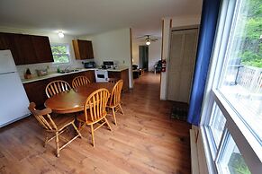 Sea Breeze Cottages And Motel