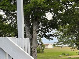 Sea Breeze Cottages And Motel