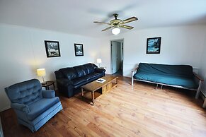 Sea Breeze Cottages And Motel