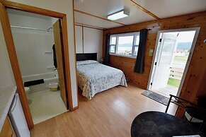 Sea Breeze Cottages And Motel