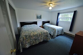 Sea Breeze Cottages And Motel