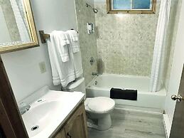 Sea Breeze Cottages And Motel