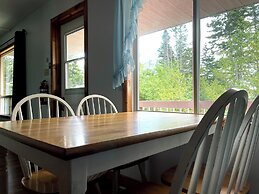 Sea Breeze Cottages And Motel