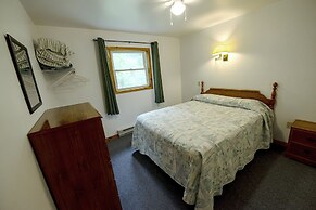 Sea Breeze Cottages And Motel