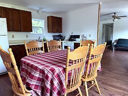 Sea Breeze Cottages And Motel