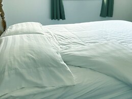 Sea Breeze Cottages And Motel