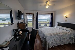 Sea Breeze Cottages And Motel