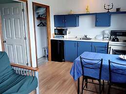 Sea Breeze Cottages And Motel