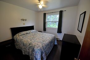 Sea Breeze Cottages And Motel