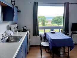 Sea Breeze Cottages And Motel