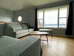 Sea Breeze Cottages And Motel