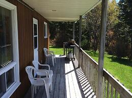 Sea Breeze Cottages And Motel