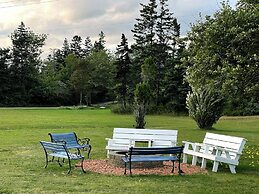 Sea Breeze Cottages And Motel