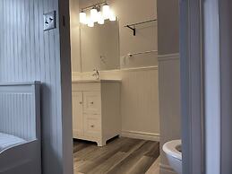 Sea Breeze Cottages And Motel