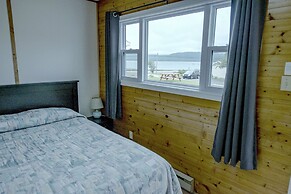 Sea Breeze Cottages And Motel