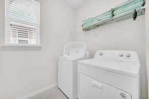 Chic Resort Villa: Themed Rooms, Pool & Game Room!