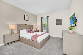 Chic Resort Villa: Themed Rooms, Pool & Game Room!