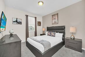 Chic Resort Villa: Themed Rooms, Pool & Game Room!