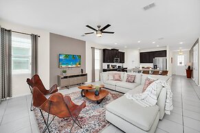 Chic Resort Villa: Themed Rooms, Pool & Game Room!