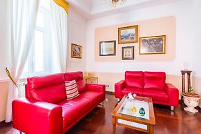 Grand Classic Apartment at San Martino