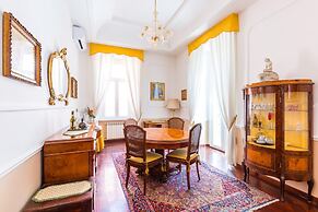Grand Classic Apartment at San Martino