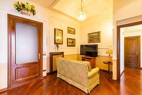 Grand Classic Apartment at San Martino