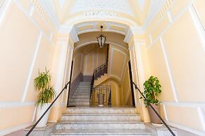 Grand Classic Apartment at San Martino