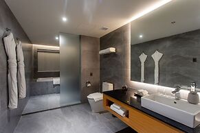 Brittany Hotel Villar City