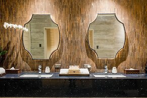 Brittany Hotel Villar City