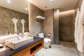 Brittany Hotel Villar City