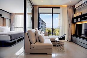 Tropical Sea View Suite B608 at Citygate