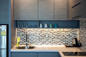 Tropical Hill Views Citygate Suite D609